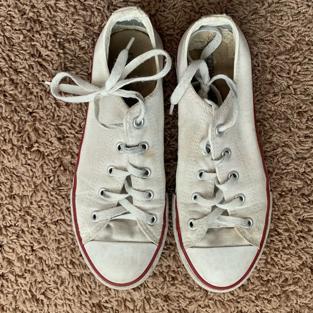 White Lowtop Converse Size 3